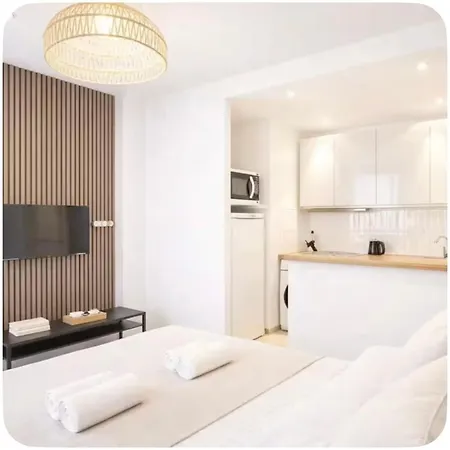 Appartement Chic In Passy Steps From The Seine & Trocadero